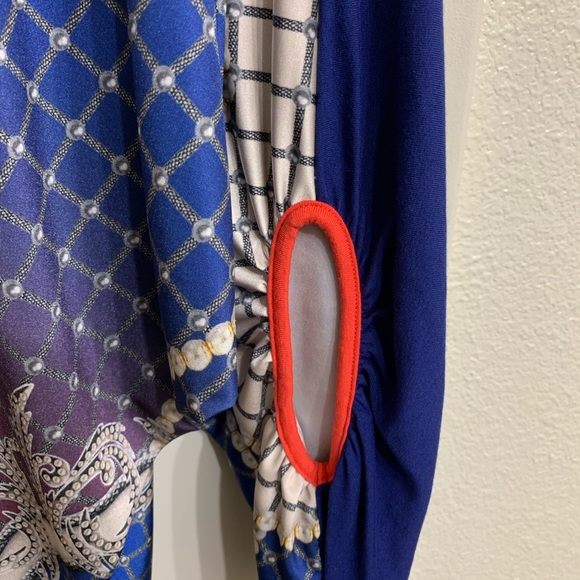 Women 3/4 sleeve top or blouse - Picture 3 of 3